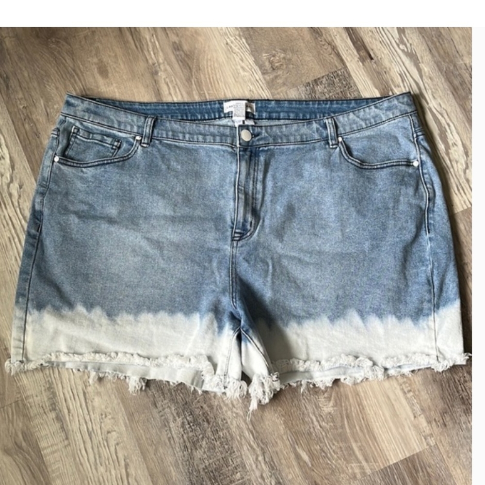 🌻 Lane Bryant Blue and White Ombre Jean Shorts